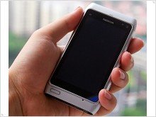 Живые фото серебристого Nokia N8 - изображение 12