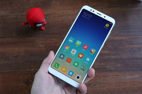 Xiaomi Redmi 5 Plus - предновогодний обзор нового бюджетника - изображение 2