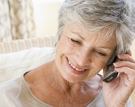 Подбираем телефон для пенсионера - бабушки и дедушки 