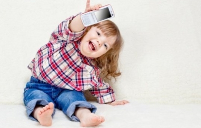 Какой телефон купить ребенку - как правильно выбрать телефон для ребенка  - изображение