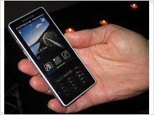 Sagem предложила новый телефон под дизайн-брендом Porsche
