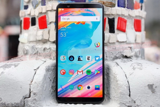 Безрамочный смартфон OnePlus 5T по цене за 569.99$