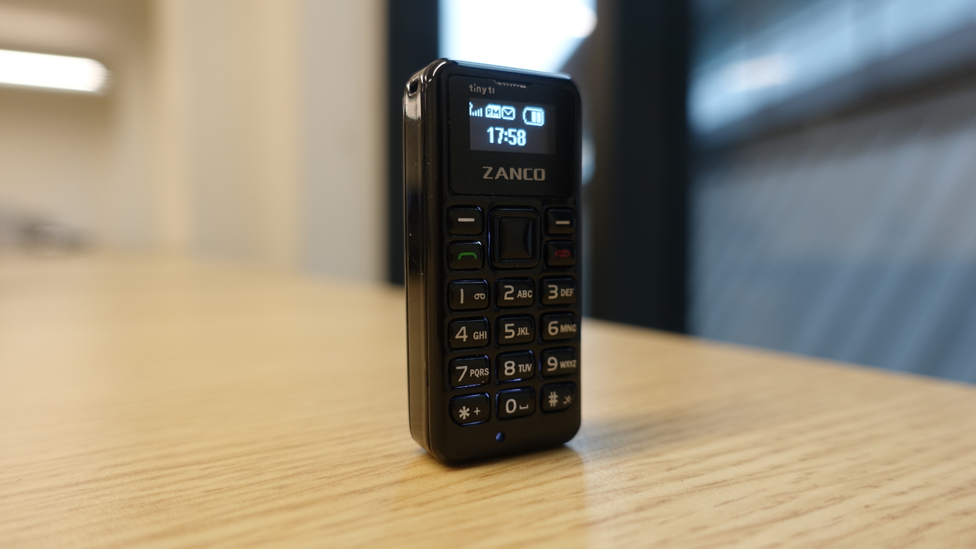 Zanco Tiny T1: самый миниатюрный в мире смартфон