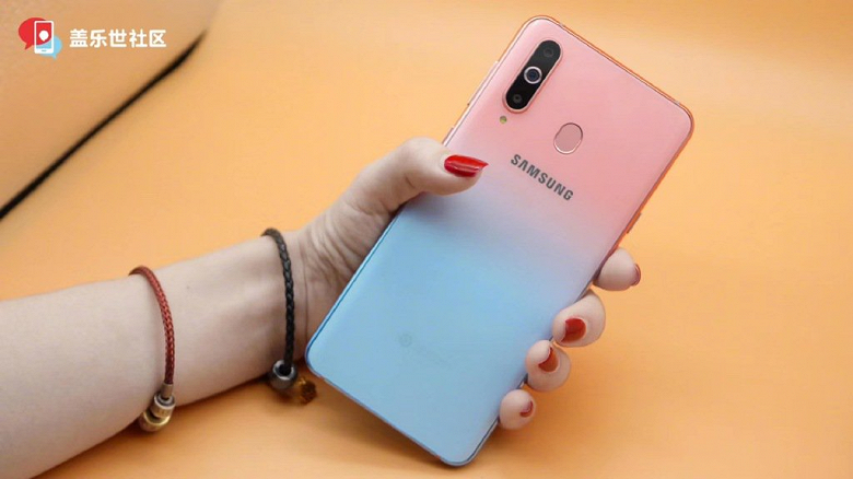 Смартфон Samsung Galaxy A8s Female Edition официально поступил в мировые продажи