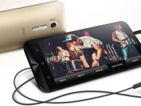 Смартфон Asus Zenfone Go TV оборудованный цифровым ТВ-тюнером - изображение