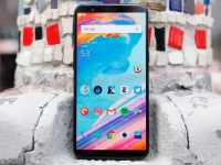Безрамочный смартфон OnePlus 5T по цене за 569.99$ - изображение