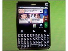 Motorola Charm для удобного общения в популярных социальных сетях 