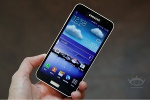 Открытие новой Галактики: смартфон Samsung Galaxy J  - изображение