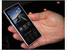 Sagem предложила новый телефон под дизайн-брендом Porsche - изображение