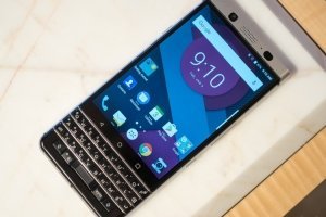 Новый QWERTY-смартфон от компании BlackBerry - изображение