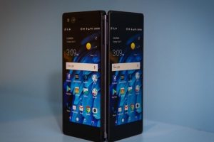 Выпущен складной смартфон ZTE Axon M с двумя экранами - изображение