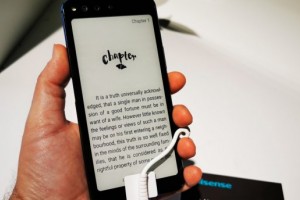 Нестандартный смартфон Hisense A5 снабдили единственным дисплеем E Ink - изображение