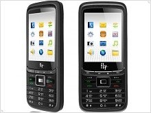  Fly TS100 phone with three SIM-cards - изображение