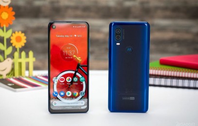 Первое знакомство с Motorola One Vision: 6.3 дюймовая панель + 25МП фронталка - изображение