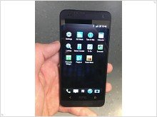 Первые фото загадочного смартфона HTC One mini