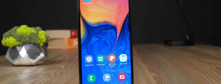 В продажу поступил смартфон Samsung Galaxy A10e - изображение